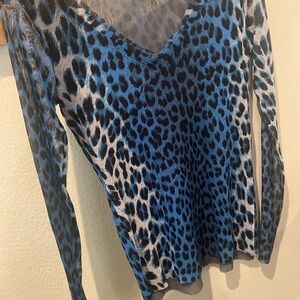 Elegant Blue Leopard V-Neck Long Sleeve Top